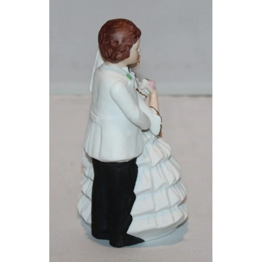 vintage porcelain bride & groom wedding cake topper figurine frills ruffles